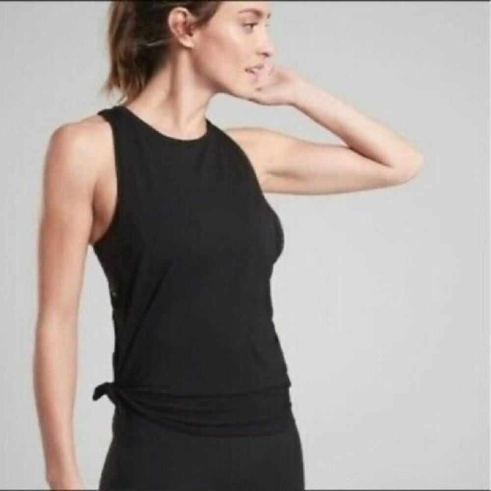 Athleta Focused Essence Black Athletic Semi Slim Tank Top Size XS